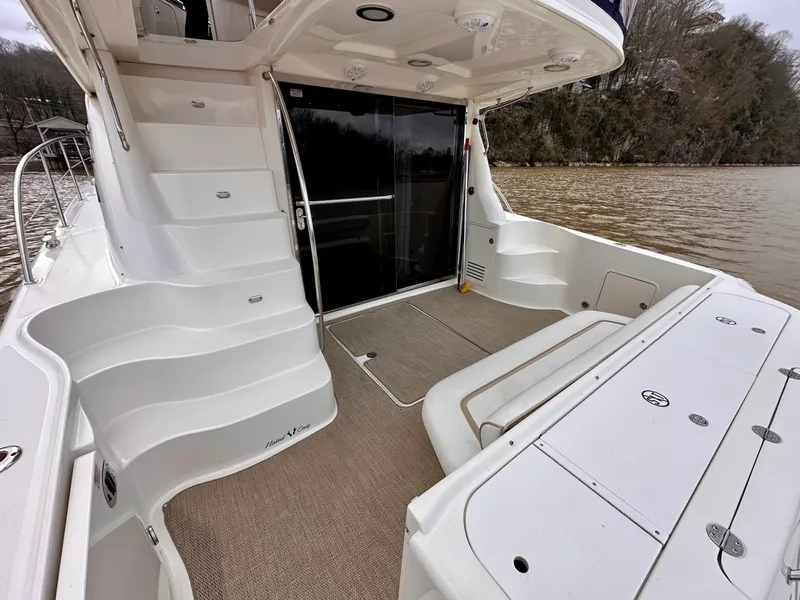 Slide: The Image of Sea Ray 500 Sedan Bridge 2005 - 27