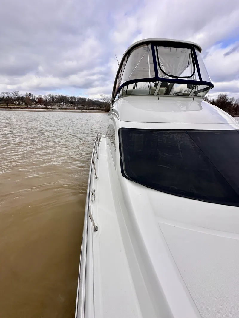 Slide: The Image of Sea Ray 500 Sedan Bridge 2005 - 37
