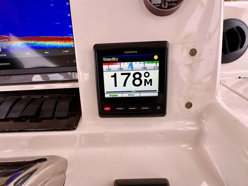 Slide: The Image of Sea Ray 500 Sedan Bridge 2005 - 49