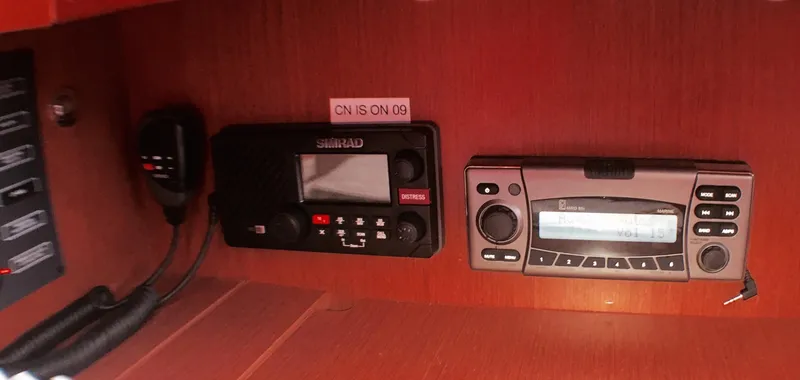 Slide: The Image of Beneteau Oceanis 34 2014 navigation and communication equipment. - 18