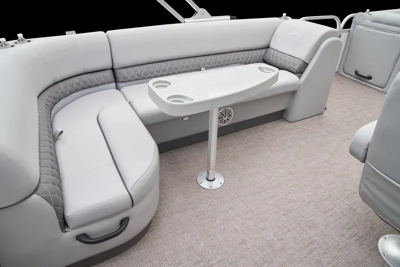 Slide: The Image of Ranger Reata 220C - 28