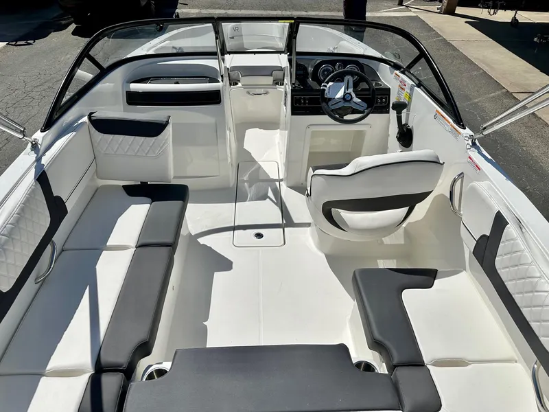 Slide: The Image of Bayliner VR4 Bowrider - Outboard w/ 150HP Mercury! 2023 - 7