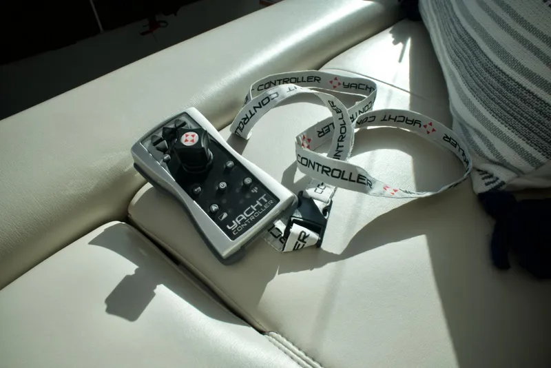Slide: The Image of Yacht Controller.jpeg - 17