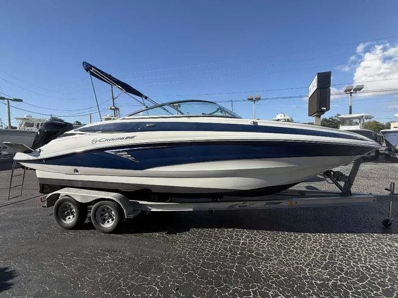 The Image of Crownline Boats E235 2023 - 0