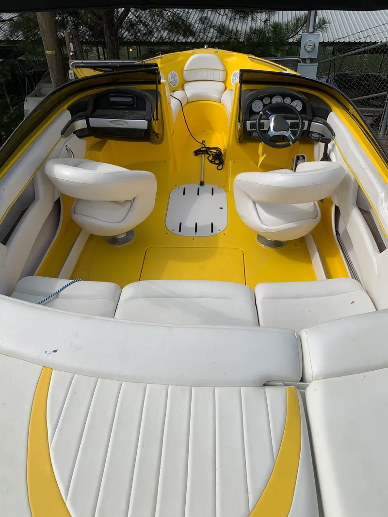 Slide: The Image of Four Winns 210 HORIZON 2006 - 10