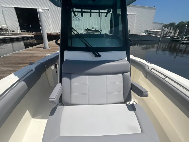 Slide: The Image of Boston Whaler 250 Outrage 2027 - 22