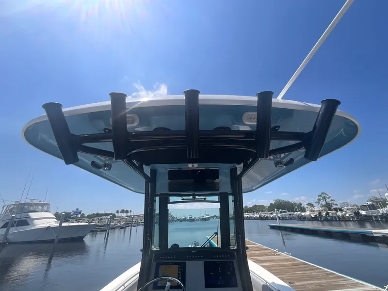 Slide: The Image of Boston Whaler 250 Outrage 2027 - 24
