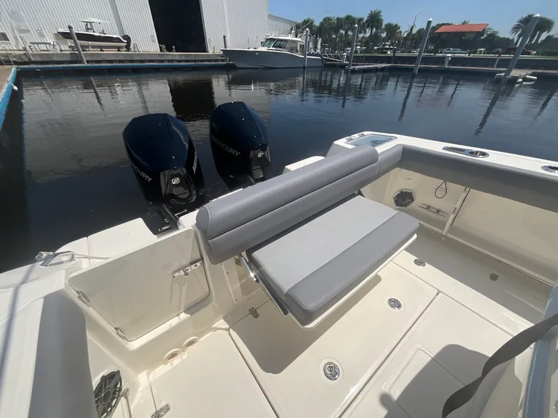 Slide: The Image of Boston Whaler 250 Outrage 2027 - 7