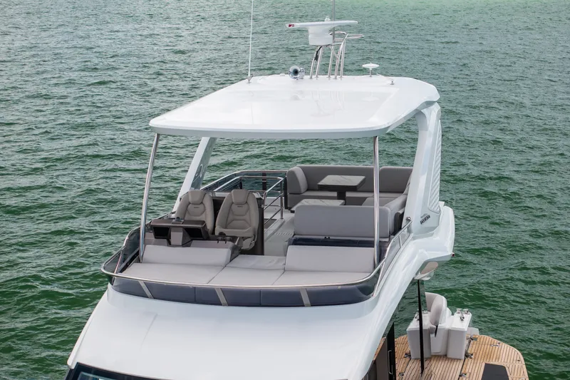 Slide: The Image of Galeon 520FLY 2027 - 31