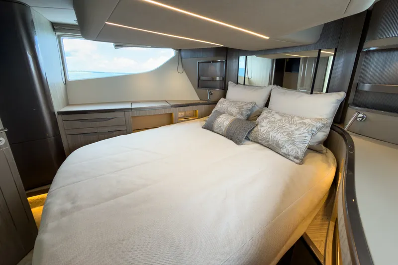Slide: The Image of Galeon 520FLY 2027 - 48