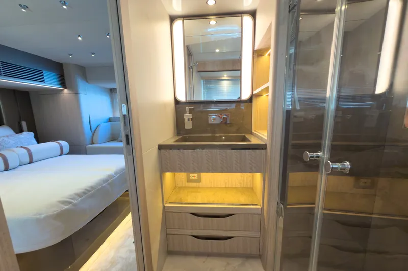 Slide: The Image of Galeon 520FLY 2027 - 40