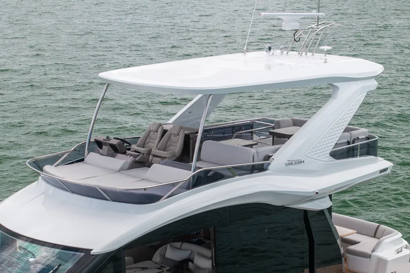 Slide: The Image of Galeon 520FLY 2027 - 32