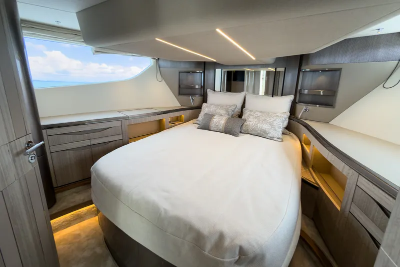 Slide: The Image of Galeon 520FLY 2027 - 47