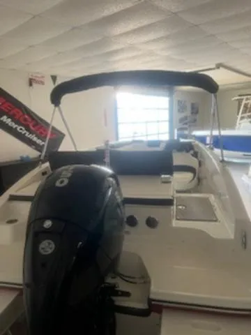 Slide: The Image of Bayliner DX 2000 2023 - 3