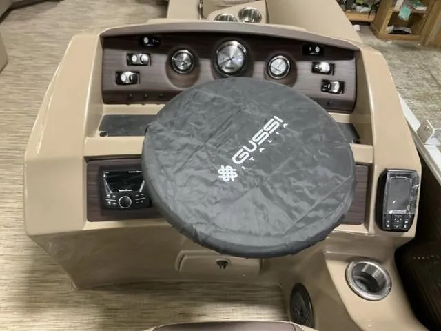 Slide: The Image of Bennington 23LL (23' L-Series L-Bench) 2023 - 10