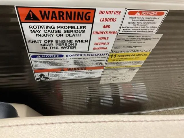 Slide: The Image of Bennington 23LL (23' L-Series L-Bench) 2023 - 6