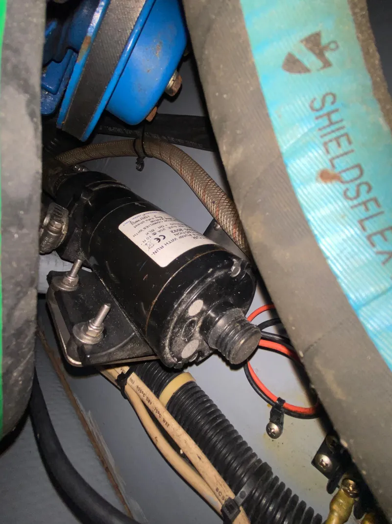 Slide: The Image of Blackfin 29 Flybridge 1988 - 102