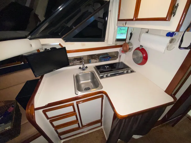 Slide: The Image of Blackfin 29 Flybridge 1988 - 79