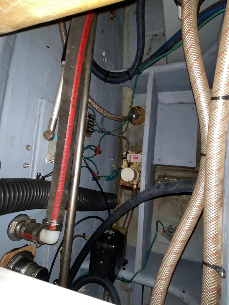 Slide: The Image of Blackfin 29 Flybridge 1988 - 92