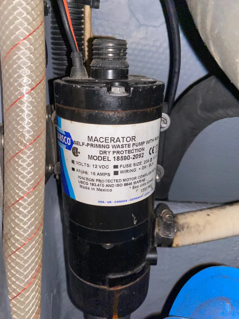 Slide: The Image of Blackfin 29 Flybridge 1988 - 95