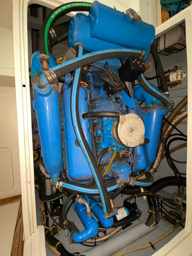 Slide: The Image of Blackfin 29 Flybridge 1988 - 97