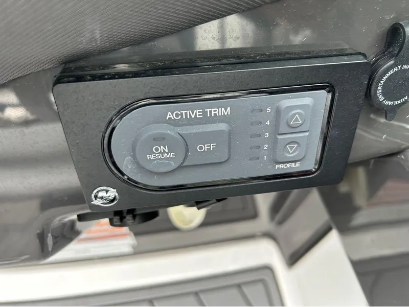 Slide: The Image of 2022 Monterey 298 Super Sport Active Trim control panel. - 19