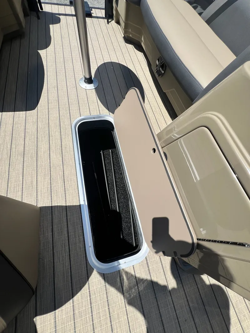 Slide: The Image of Sylvan X3 Party Fish Tritoon 2026 - 6