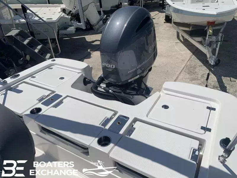 Slide: The Image of NauticStar 227 XTS 2023 - 3