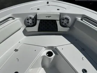 Slide: The Image of Tidewater 210 LXF 2025 - 18