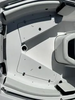 Slide: The Image of Tidewater 210 LXF 2025 - 22