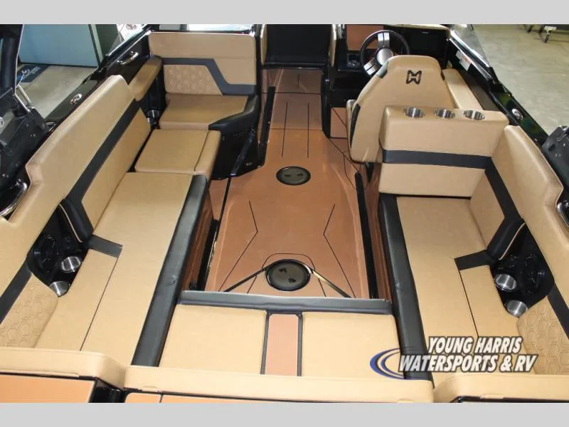 Slide: The Image of Heyday Wake Boats H22 2026 - 8