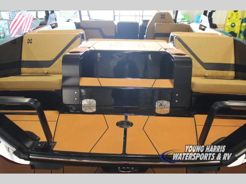 Slide: The Image of Heyday Wake Boats H22 2026 - 5
