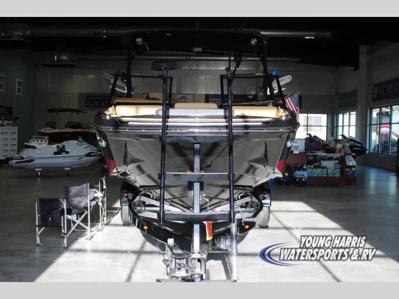 Slide: The Image of Heyday Wake Boats H22 2026 - 1