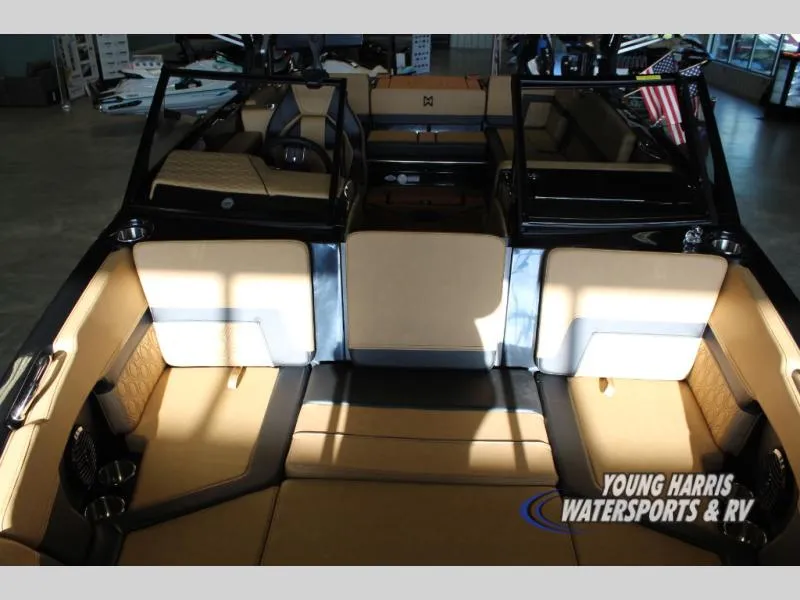 Slide: The Image of Heyday Wake Boats H22 2026 - 2