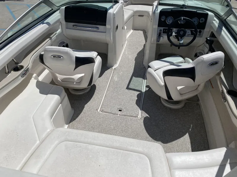 Slide: The Image of Chaparral SSi Sport Boat 206 2011 - 10