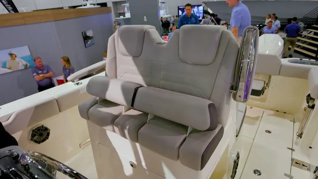 Slide: The Image of Boston Whaler 290 Outrage  2027 - 13