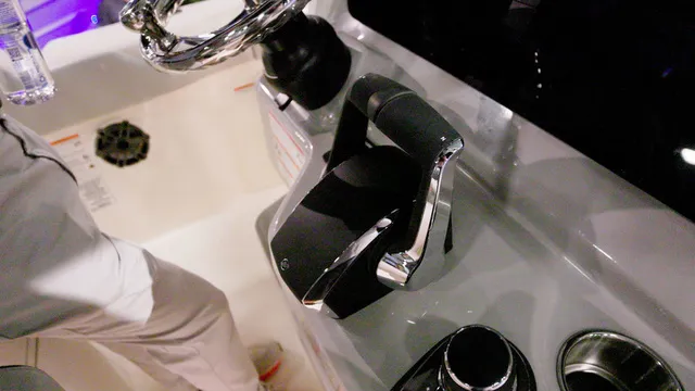 Slide: The Image of Boston Whaler 290 Outrage  2027 - 12