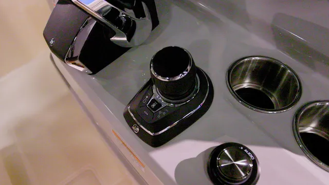 Slide: The Image of Boston Whaler 290 Outrage  2027 - 11
