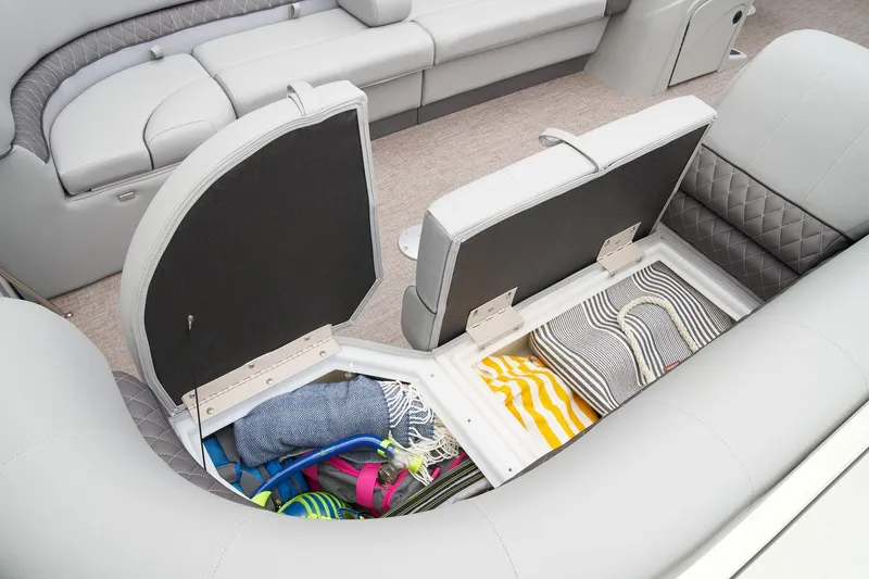 Slide: The Image of Ranger Reata 220C - 18