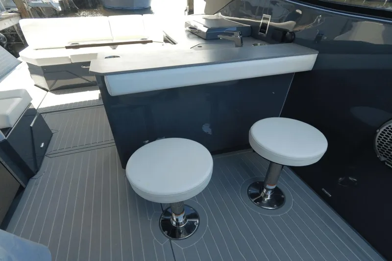 Slide: The Image of Cruisers 38 GLS OB SOUTH BEACH 2022 - 21