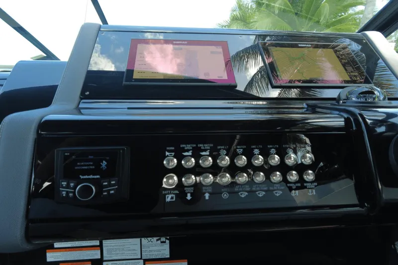 Slide: The Image of Cruisers 38 GLS OB SOUTH BEACH 2022 - 27