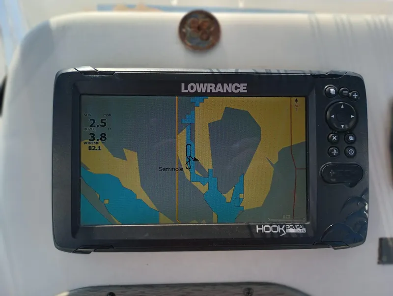 Slide: The Image of Lowrance Hook Reveal GPS on 2014 Carolina Skiff Sea Skiff 21 boat. - 36