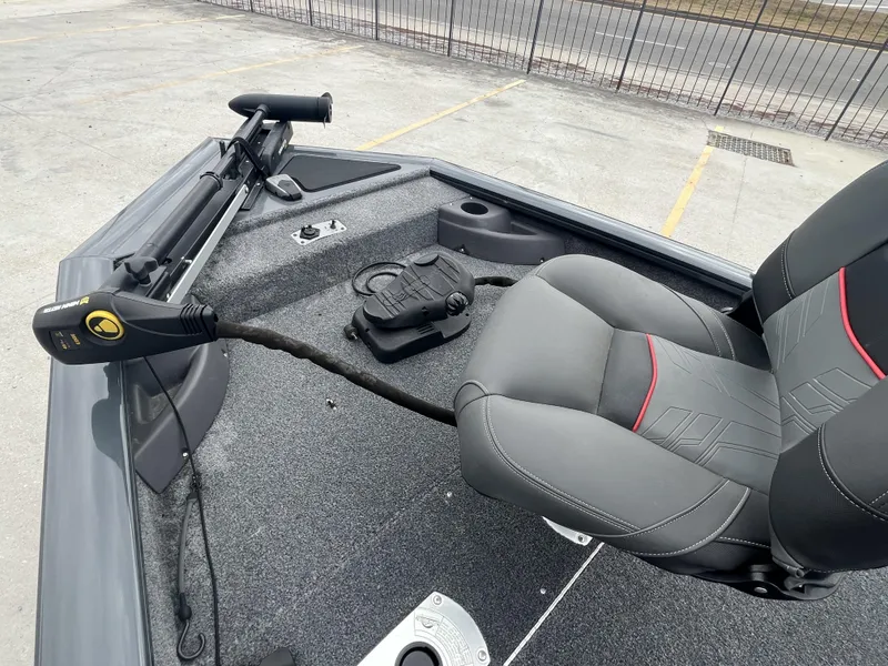 Slide: The Image of Tracker Pro Team 175 TF 2022 - 13