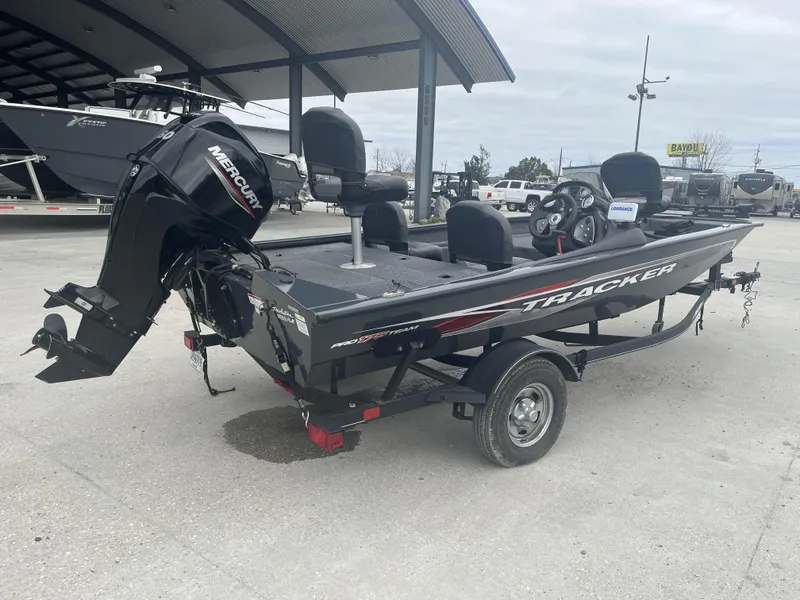 Slide: The Image of Tracker Pro Team 175 TF 2022 - 5