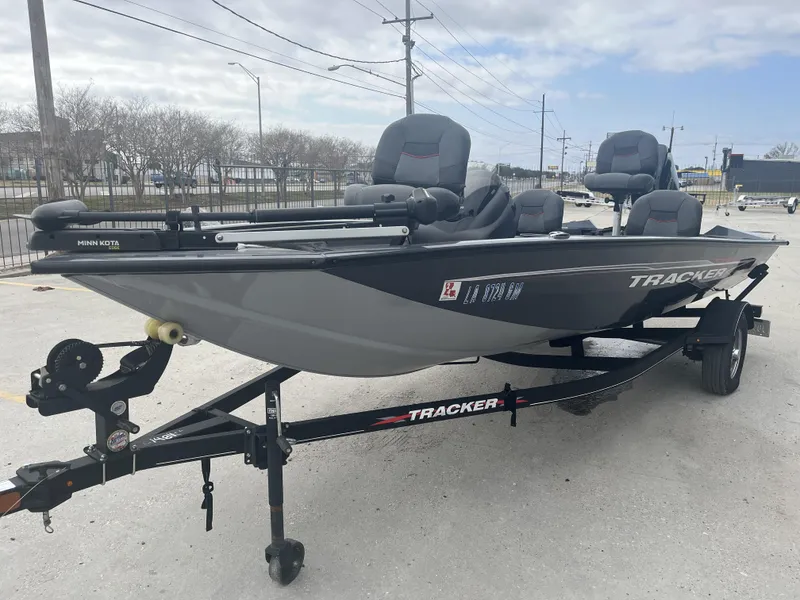 Slide: The Image of Tracker Pro Team 175 TF 2022 - 8