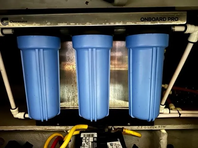 Slide: The Image of Water filtration system on a 2000 Silverton 392 Motor Yacht. - 48