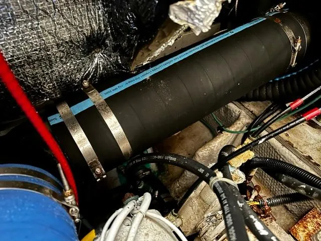 Slide: The Image of Silverton 392 Motor Yacht 2000 - 50