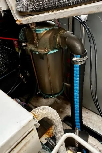 Slide: The Image of Silverton 392 Motor Yacht 2000 - 52