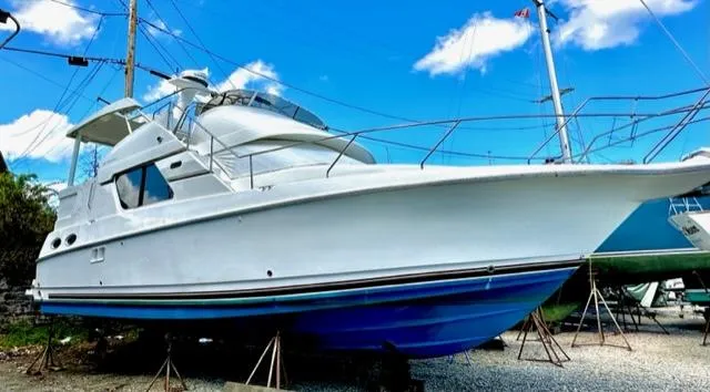 Slide: The Image of Silverton 392 Motor Yacht 2000 - 58