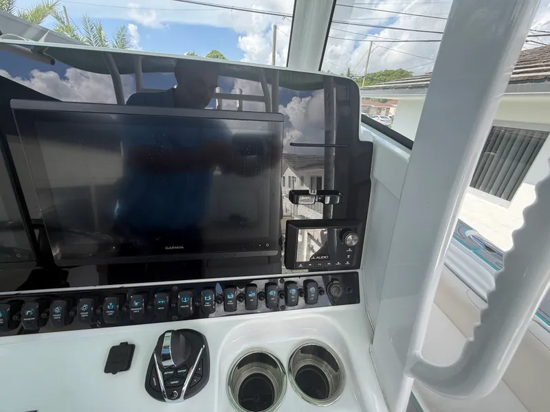 Slide: The Image of Sea Hunt GAMEFISH 28 CB 2024 - 39